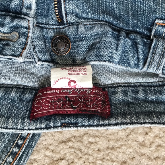 Jeans - Picture 3 of 4